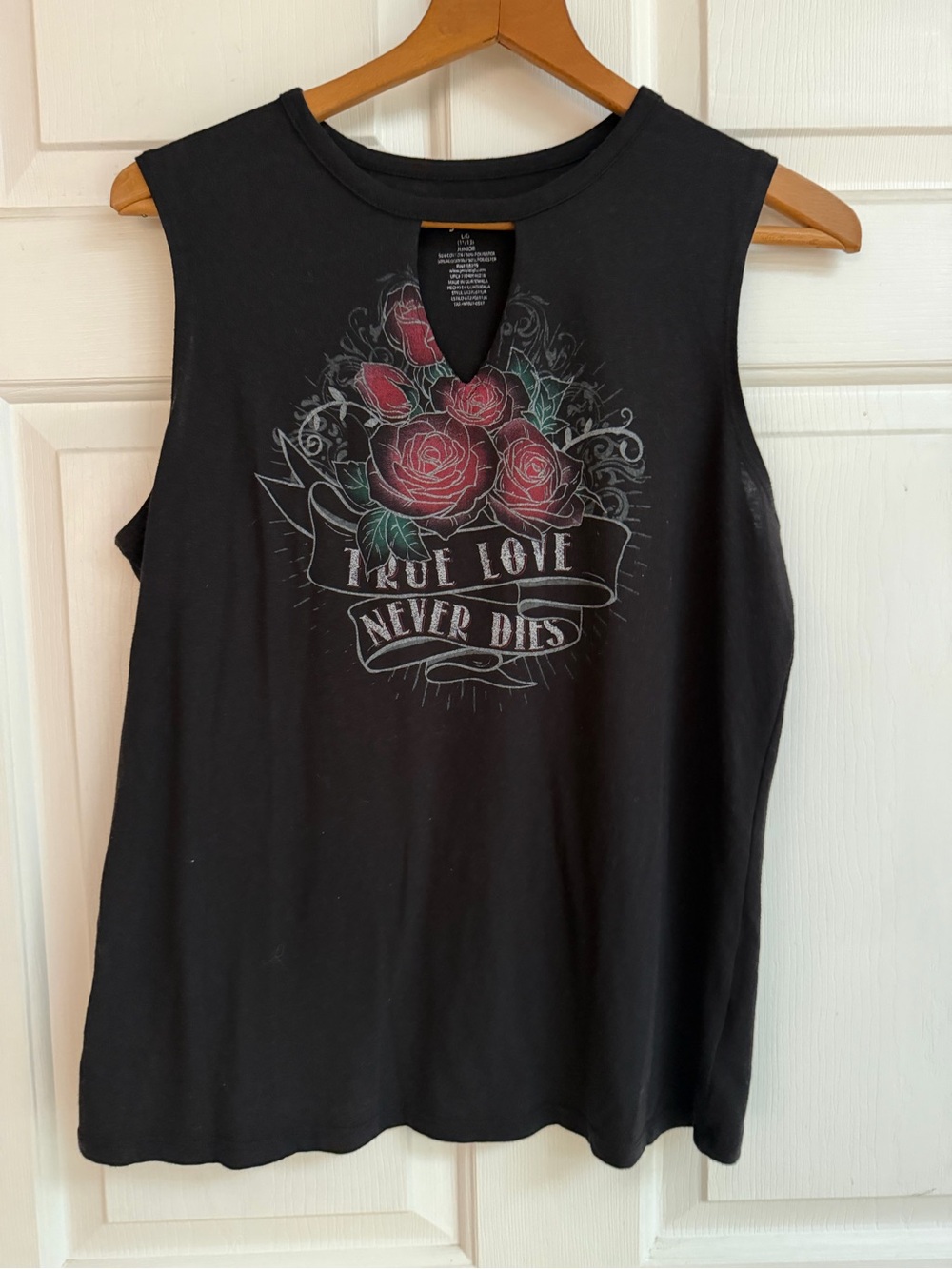 Black 'True Love Never Dies' Graphic Keyhole Tank Top